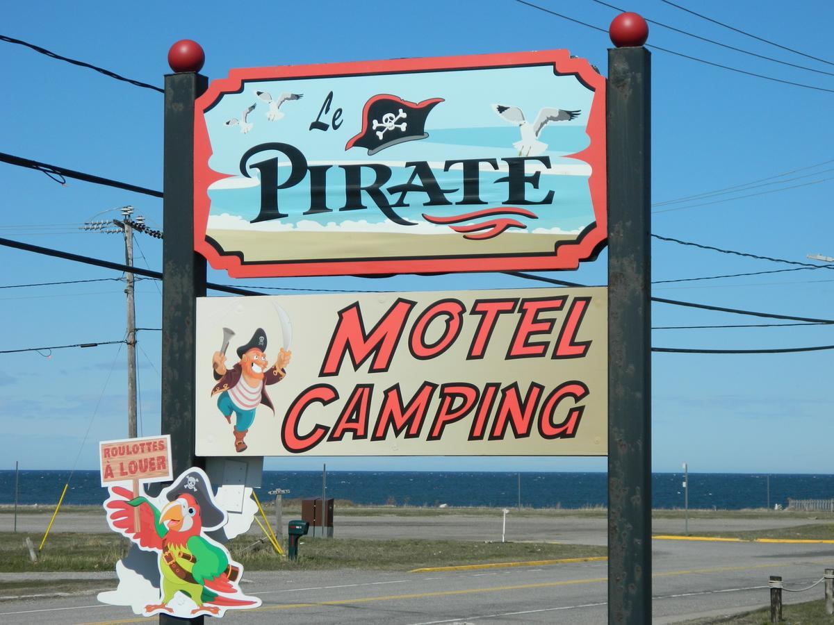 Motel & Camping Le Pirate Cap-Chat Exterior foto